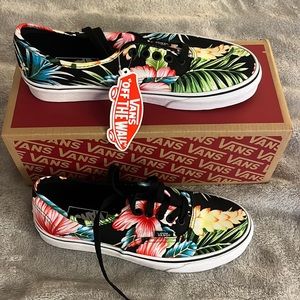 Vans Sk8 low, Hawaiian print, size 8 womens (6.5 mens)